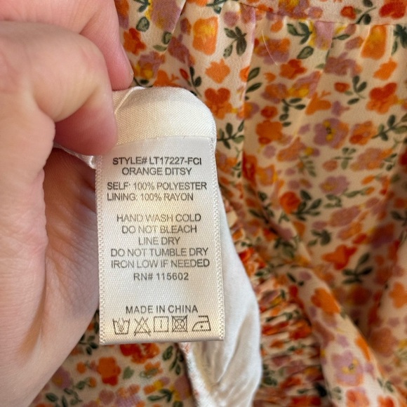 Lush •‎ Cropped Orange Floral Tie Waist with Button Front V Neck Sz Sm Summer - Picture 10 of 10